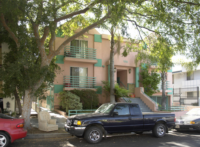 St. Andrews Pl. Apartments in Los Angeles, CA - Building Photo - Building Photo