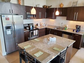 1813 E Jarvis St in Shorewood, WI - Building Photo - Building Photo