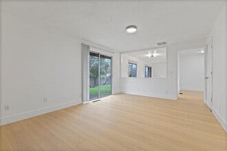 21047 SW Imperial Ct in Beaverton, OR - Building Photo - Building Photo