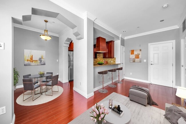 1236 N Flores St in West Hollywood, CA - Foto de edificio - Building Photo