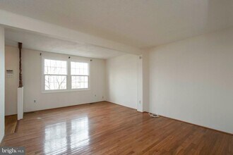 5241 Pleasure Cove Court in Alexandria, VA - Building Photo - Building Photo