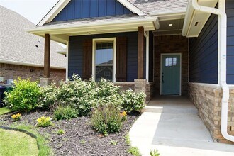 5500 Carmel Crk Dr in Mustang, OK - Building Photo - Building Photo