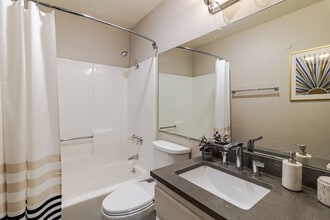 Vue Fremont in Fremont, CA - Foto de edificio - Building Photo