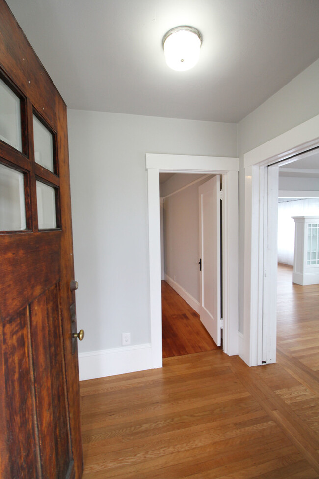 2860 Delaware St in Oakland, CA - Building Photo - Building Photo