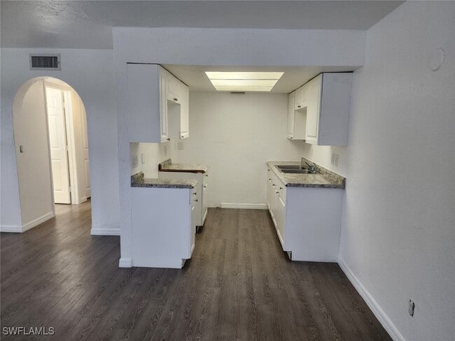 property at 1919 Lillie St