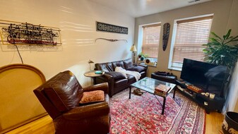 1453 W Cortez St, Unit 1 in Chicago, IL - Building Photo