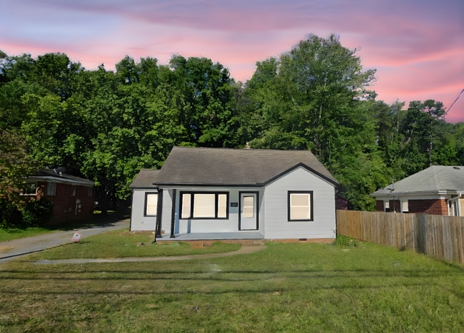2722 Eastway Dr
