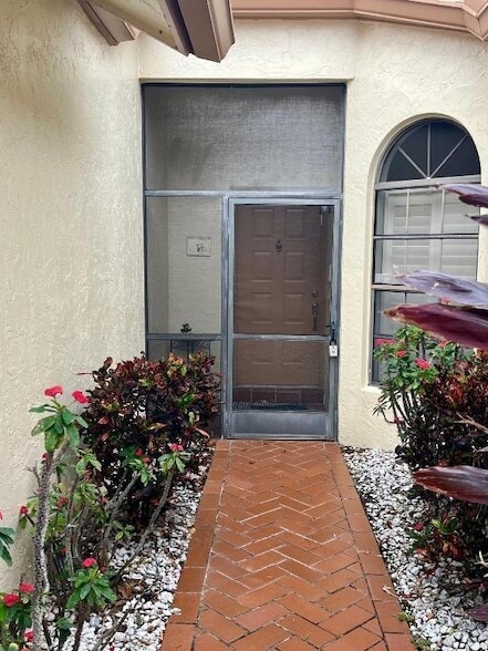 8300 Waterline Dr in Boynton Beach, FL - Foto de edificio