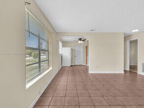 5611 SW 37th St in Davie, FL - Building Photo - Building Photo