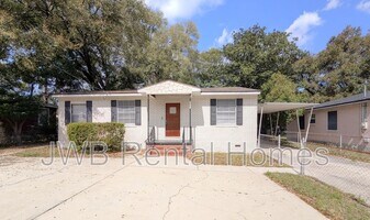 1147 Maynard St in Jacksonville, FL - Building Photo