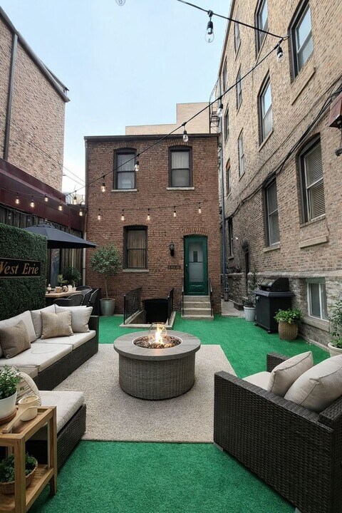 642 N Dearborn St in Chicago, IL - Building Photo