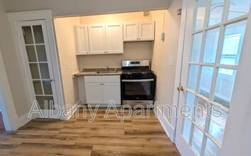 566 Park Ave in Albany, NY - Building Photo - Building Photo