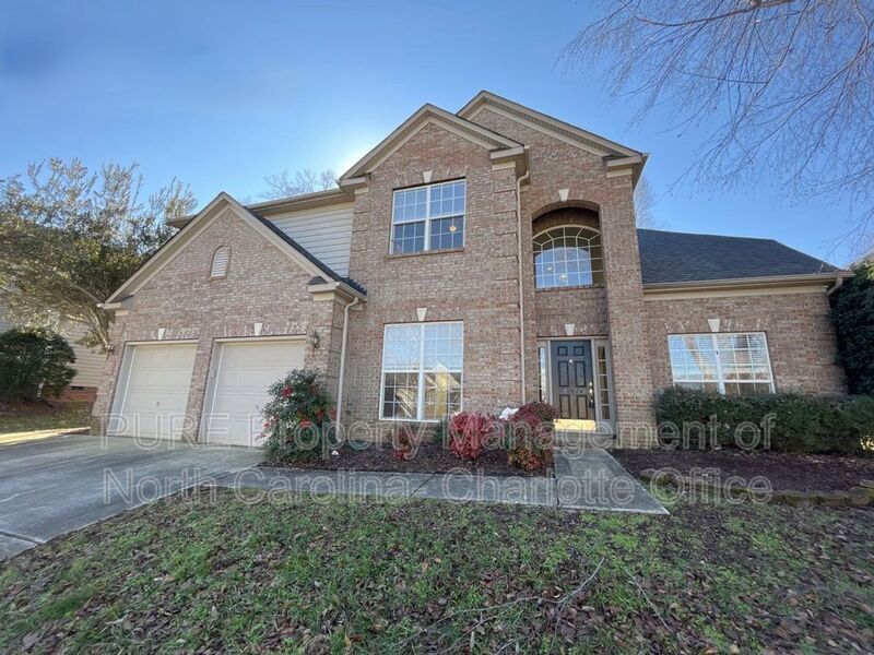 12424 Kane Alexander Dr in Huntersville, NC - Building Photo