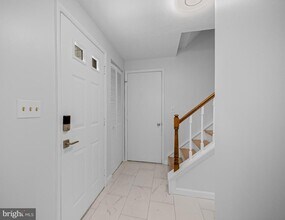 4005 Pickstone Dr in Fairfax, VA - Building Photo - Building Photo
