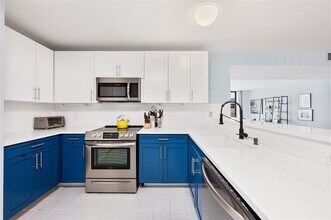 40 N Interstate Hwy 35 in Austin, TX - Building Photo - Building Photo