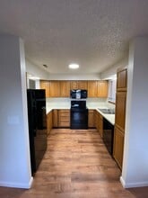 Rose Houses in Lawrence, KS - Foto de edificio - Interior Photo