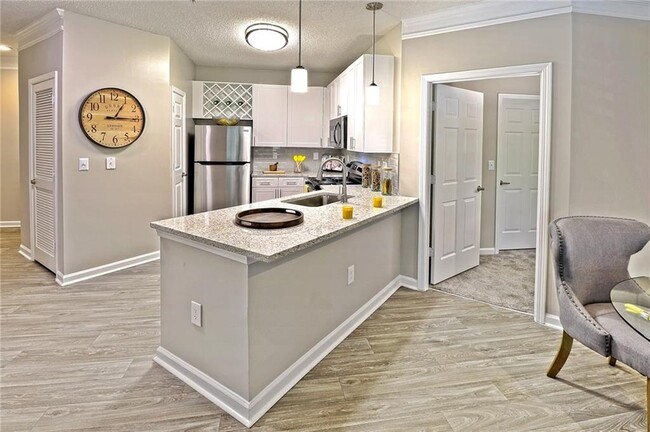 6210 Peachtree Dunwoody Rd in Atlanta, GA - Building Photo - Building Photo