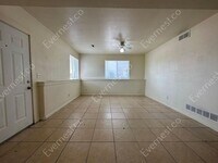 587 Woodward Ave photo'