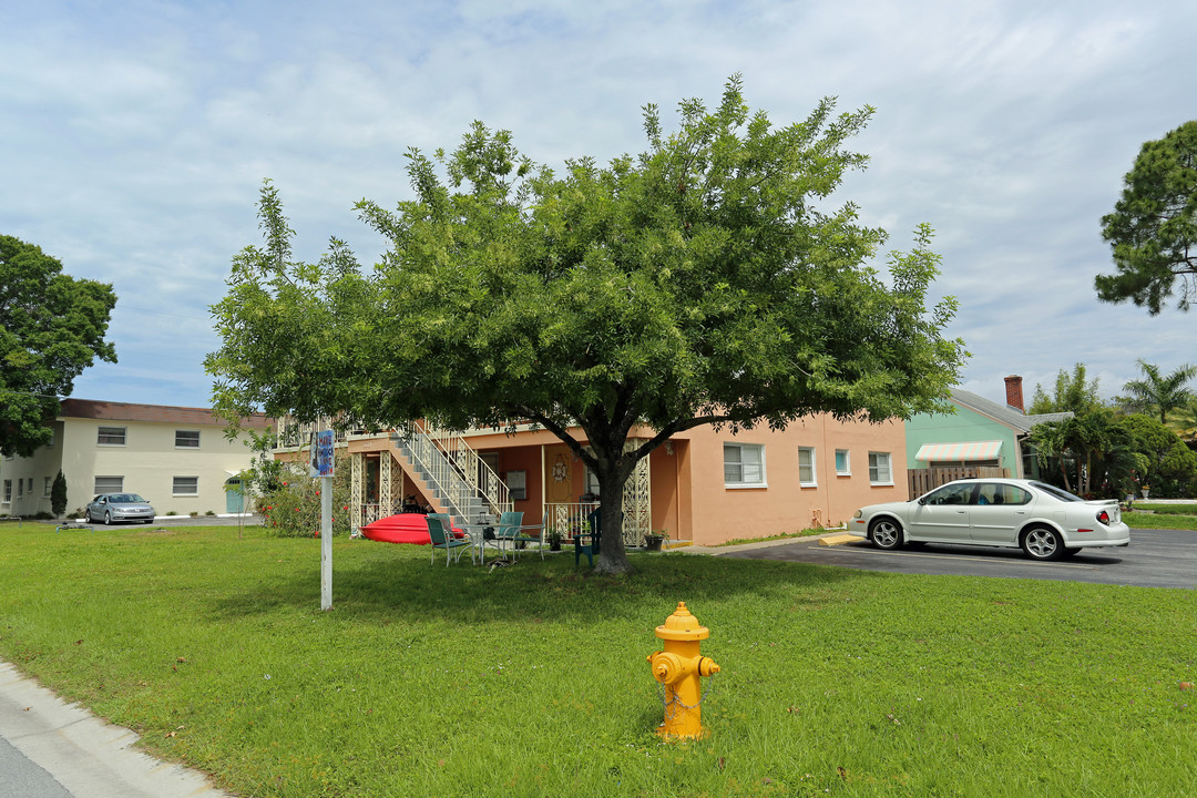 5601 31st Ave S in Gulfport, FL - Building Photo