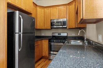 3927 N Clarendon Ave, Unit 1R in Chicago, IL - Foto de edificio - Building Photo