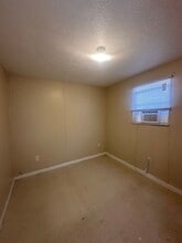 11 Strozier St in Mc Rae, GA - Building Photo - Building Photo
