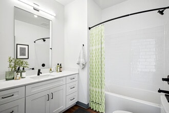 Apex Newbury in Bridgeville, PA - Foto de edificio - Building Photo