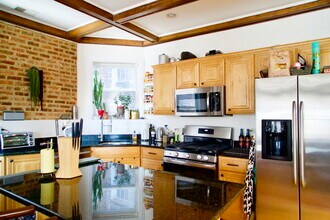 1010 N Kedzie Ave, Unit 3 in Chicago, IL - Building Photo - Building Photo