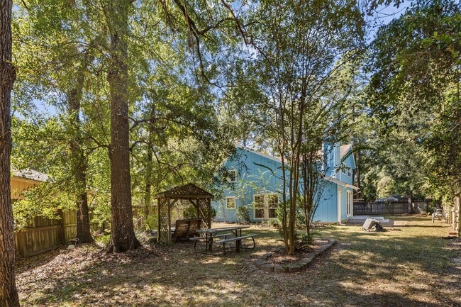 property at 12 Dewthread Ct