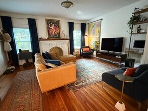 557 7th Ave N in St. Petersburg, FL - Building Photo - Building Photo