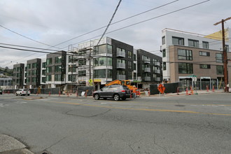 East Howe Steps in Seattle, WA - Building Photo - Building Photo