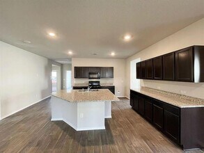 15200 Siberian Elm Ln in Austin, TX - Building Photo - Building Photo