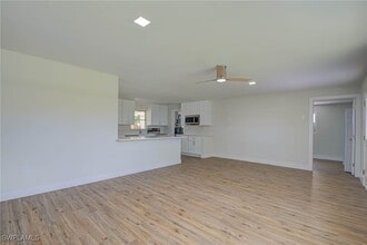 372 Park Ln Dr in North Fort Myers, FL - Building Photo - Building Photo