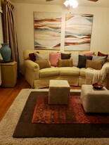 4588 Hopewell Rd in College Park, GA - Building Photo