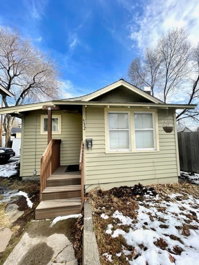 property at 532 NW Sisemore St