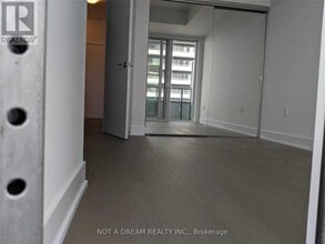 30 Shore Breeze Dr in Toronto, ON - Building Photo - Building Photo