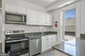 303 S Main St in Phoenixville, PA - Building Photo - Building Photo