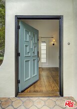 451 Westmount Dr in West Hollywood, CA - Building Photo - Building Photo