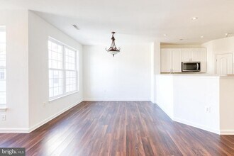 400 Symphony Cir in Cockeysville, MD - Building Photo - Building Photo