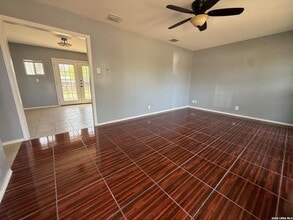 3730 La Sabre Dr in San Antonio, TX - Foto de edificio - Building Photo