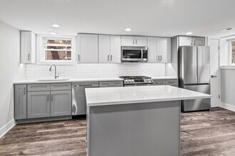 2144 W Shakespeare Ave, Unit GDN in Chicago, IL - Foto de edificio - Building Photo