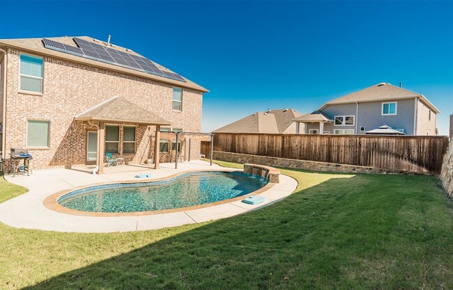 4742 Crestwood Dr in Haltom City, TX - Building Photo - Building Photo