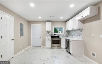 2502 Park Dr in Lithonia, GA - Building Photo - Building Photo