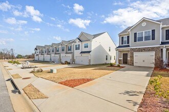 5438 Thrasher Ln in Hephzibah, GA - Foto de edificio - Building Photo