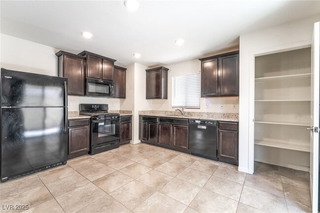 6213 Clackamas Ct in Las Vegas, NV - Building Photo - Building Photo