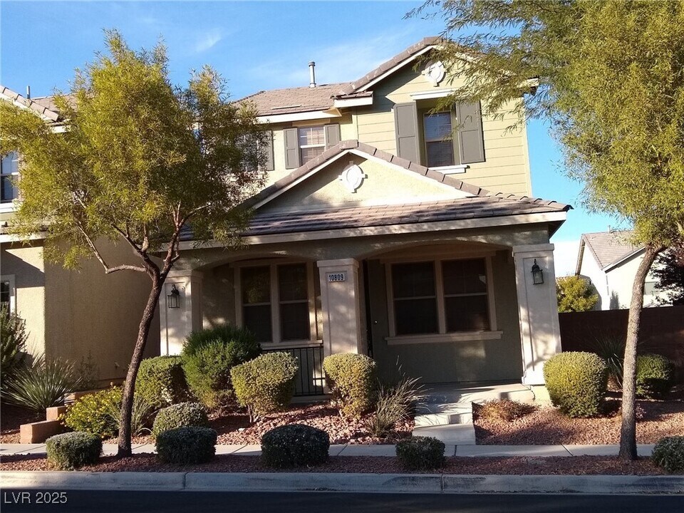 10809 Mystic Shore Ave in Las Vegas, NV - Building Photo