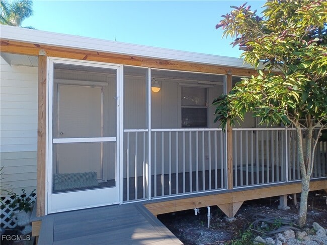 property at 5577 Meadowlark Ln