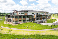 Hill Farm Condominiums in North Oaks, MN - Foto de edificio - Building Photo