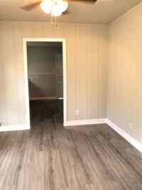 2226 Hutton St photo'