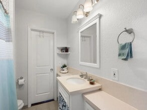 4732 Oregon St in San Diego, CA - Foto de edificio - Building Photo