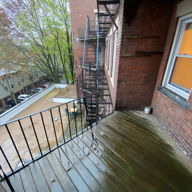 310 Tappan St, Unit 4 in Brookline, MA - Building Photo - Building Photo